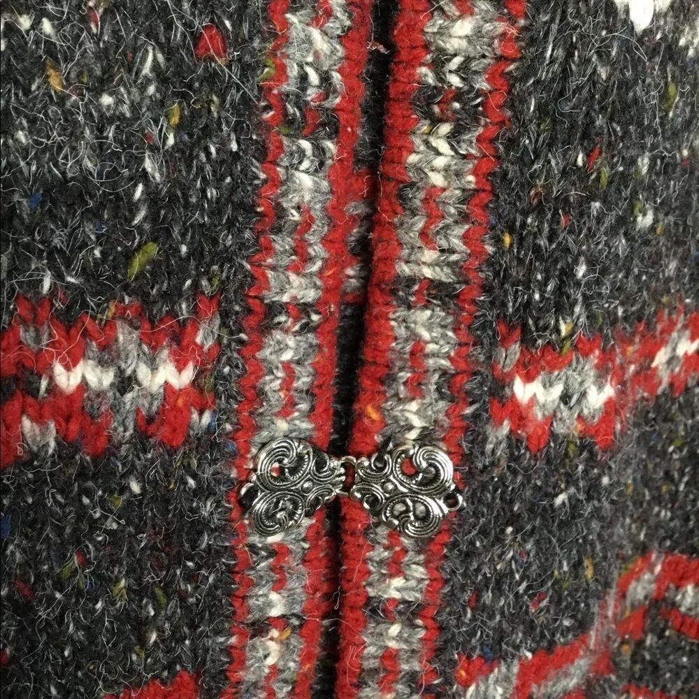 Vintage women Nordic wool cardigan‎